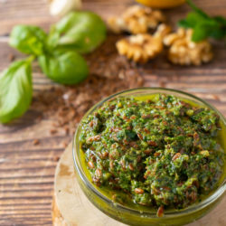 Pesto alla menta e basilico immagine