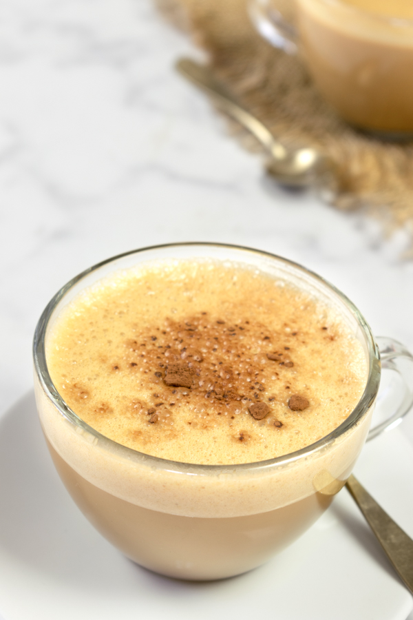 Cappuccino paleo e vegano freddo immagine