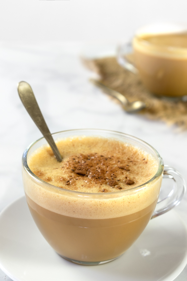 Cappuccino freddo vegano e paleo immagine