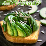 Toast chetogenici all'avocado immagine